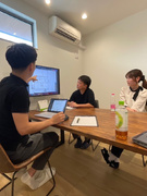 インテリアコーディネーター◆未経験歓迎／完全週休二日制／私服可／自社設計・施工のオシャレな空間で働く1