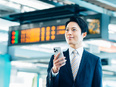 実験評価◆年収例864万円／収入アップ事例多数／残業月平均9.1時間／土日祝日休み／年休122日以上2