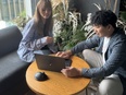 経理◆週2～4日リモートOK／フレックス制／服装・髪型・ネイル自由／年休124日／残業少なめ／上場G2