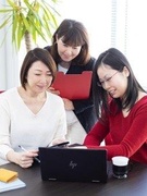 営業アシスタント（FC加盟店のフォロー）◆未経験OK／年休120日～／残業月10h以内／毎年昇給1