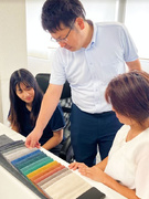Webディレクター◆有名企業と取引する家具メーカーのPRを担当／年間休日120日／完全週休2日制1