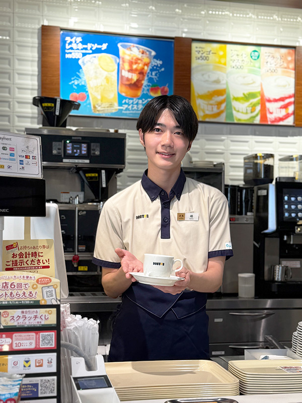 カフェの接客スタッフ（未経験歓迎）◆フレックスタイム制／昨年度賞与4ヶ月分／多彩なキャリアパスありイメージ1