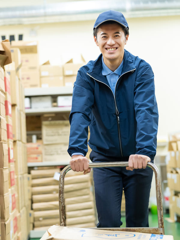 物流管理(未経験歓迎)◆賞与最大4.5ヵ月/残業月9h/ 定着率90%/家族手当/年2回8連休ありイメージ1