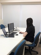 総務経理◆設立60年の安定企業／残業月5h以下／年休120日以上／土日祝休み／賞与年2回1