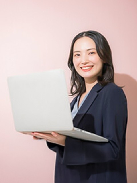 役員秘書（未経験歓迎）◆月給35万円／基本定時退社／年休120日／宿泊・音楽・ECなど多様な事業展開イメージ1