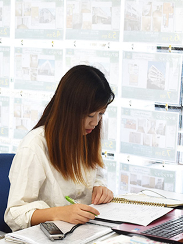 不動産営業（未経験歓迎）◆勤務時間中に基本30分以上の「散策タイム」あり／残業ゼロ／月給27万円～イメージ1