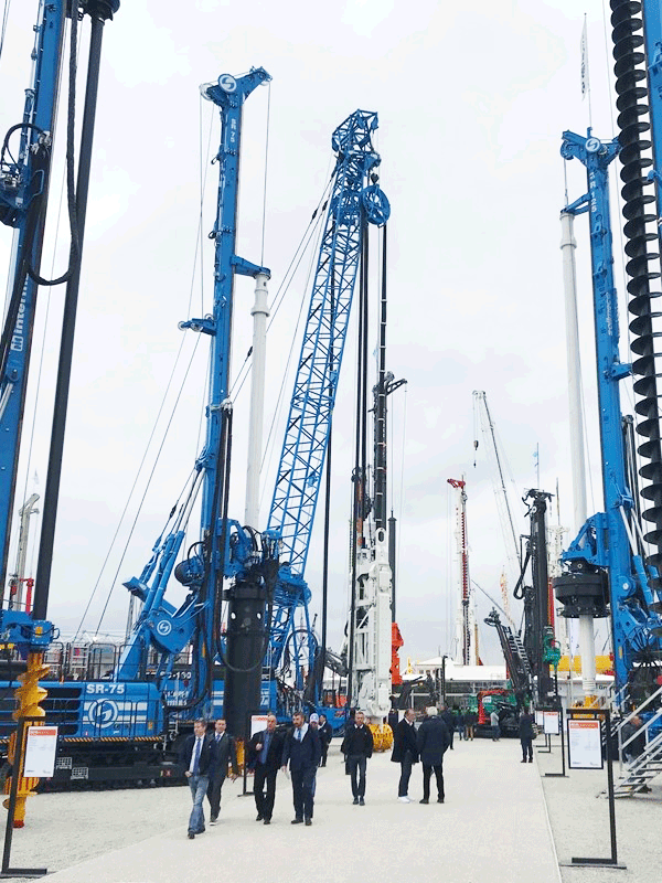 建設機械の営業◆世界トップクラスのシェア/英語力を活かせる/ノルマなし/年間休日123日イメージ1