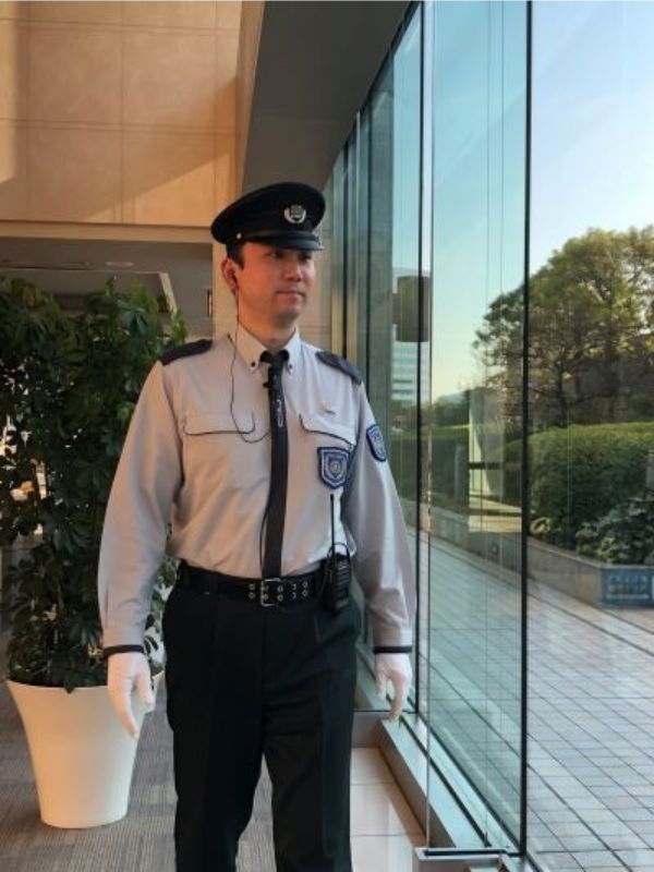警備員◆50・60代が活躍中／冷房完備／立ちっぱなしナシ／屋内×座り仕事アリ／東証プライム上場Gイメージ1