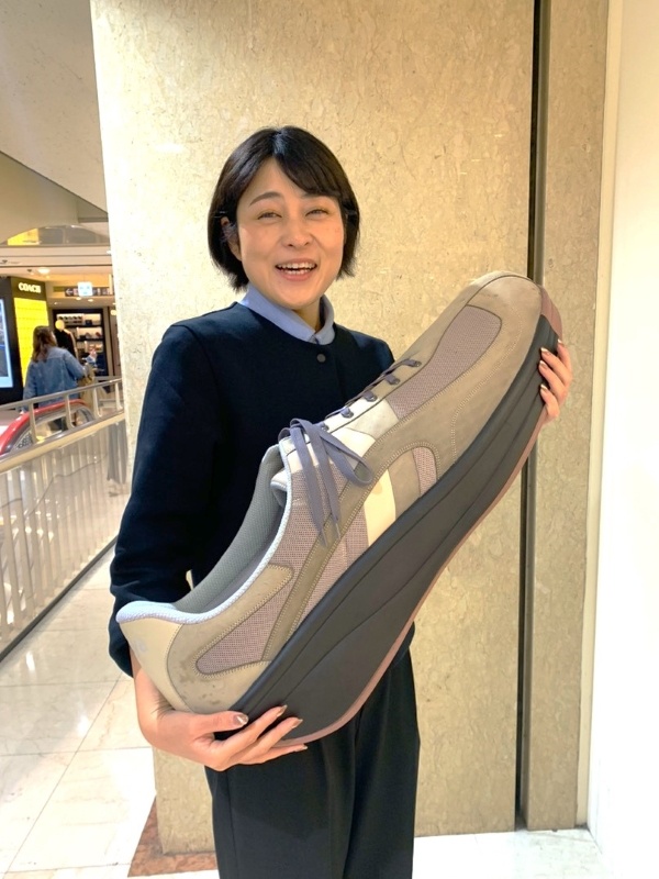 催事・イベント販売スタッフ（未経験歓迎）◆全国各地に靴を届ける仕事／2～3週間の連休取得可／残業ナシイメージ1