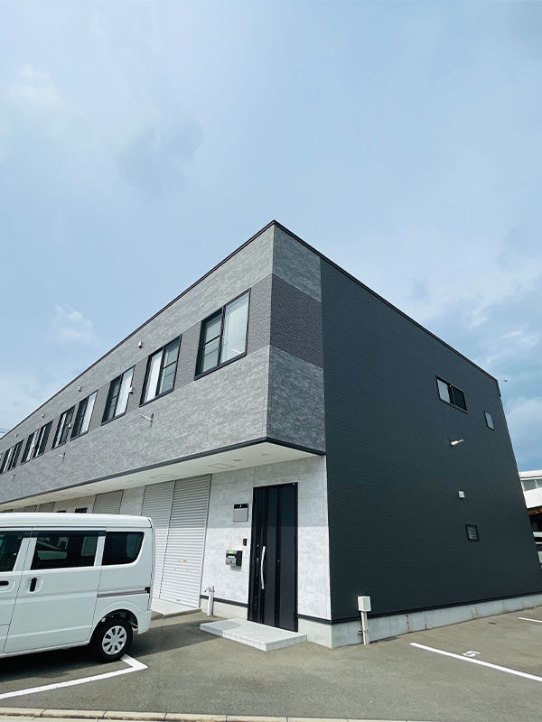 作業スタッフ◆未経験歓迎／残業月10時間／完全週休2日／年休131日／賞与年2回／年収500万円も可イメージ1