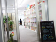 商品の企画営業◆有名雑貨店の商品を中心に幅広く企画／年休125日／土日祝休／月給30万円～2
