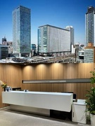 オフィスビルの受付(未経験歓迎)◆基本残業なし/年間休日122日/土日祝休み/NTTグループ1