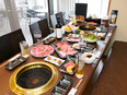 焼肉店の店長候補◆月給35万円～45万円／完全週休2日制／賞与年3回／キャリアアップを応援！3