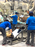 製造スタッフ（未経験歓迎）◆賞与昨年実績5ヶ月分／残業月2h／毎年昇給／基本土日祝休／仙台から転勤無1