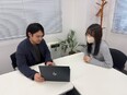 事務職◆月給27万円以上/15時退社など柔軟な働き方が可能/温泉・サウナ無料利用OK/事業運営を支援3