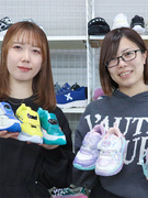 フットウェアのデザイナー◆子ども靴を中心に担当／月給30万円～／私服OK／実働7.5h／残業月10h1