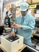 製造スタッフ（制御盤の組立等）◆年休123日／土日祝休み／昨年賞与5ヶ月分／紫外線殺菌装置1