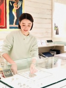 『Ron Herman』の販売員（アパレル・雑貨・ジュエリー担当）◆夏・冬各5日休／年休118日以上1