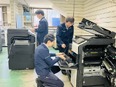 サービススタッフ（OA機器の修理・点検）◆年休125日／土日祝休み／官公庁メインで18時退社が基本2