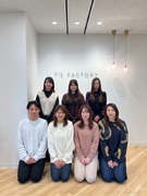 品質管理◆人気アニメや有名キャラクターグッズを扱う／土日祝休／残業10h以下／家族手当や食事補助充実1