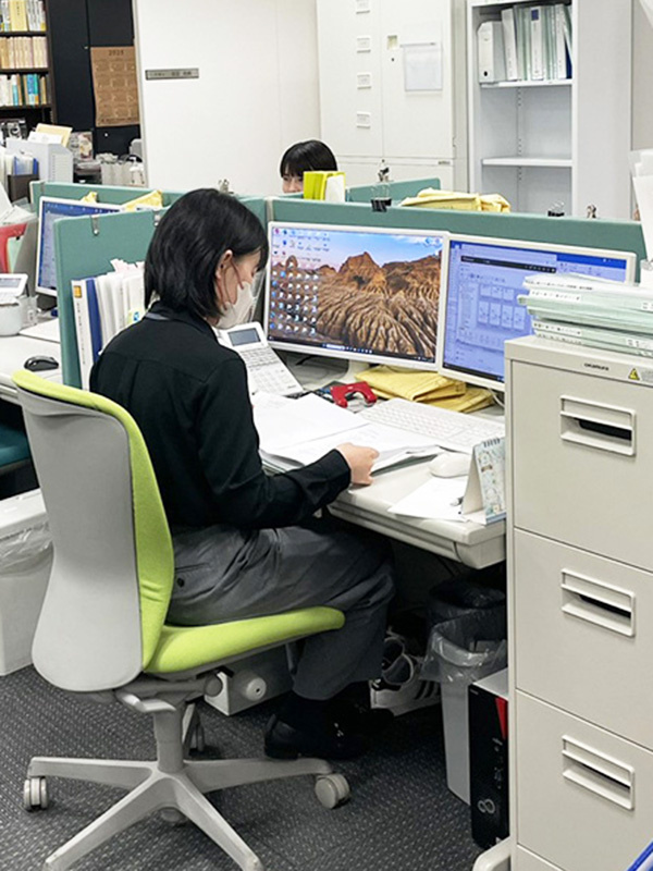 法律事務所の事務局スタッフ◆賞与年2回／昨年度実績4ヶ月分／完休2日制／年休120日イメージ1