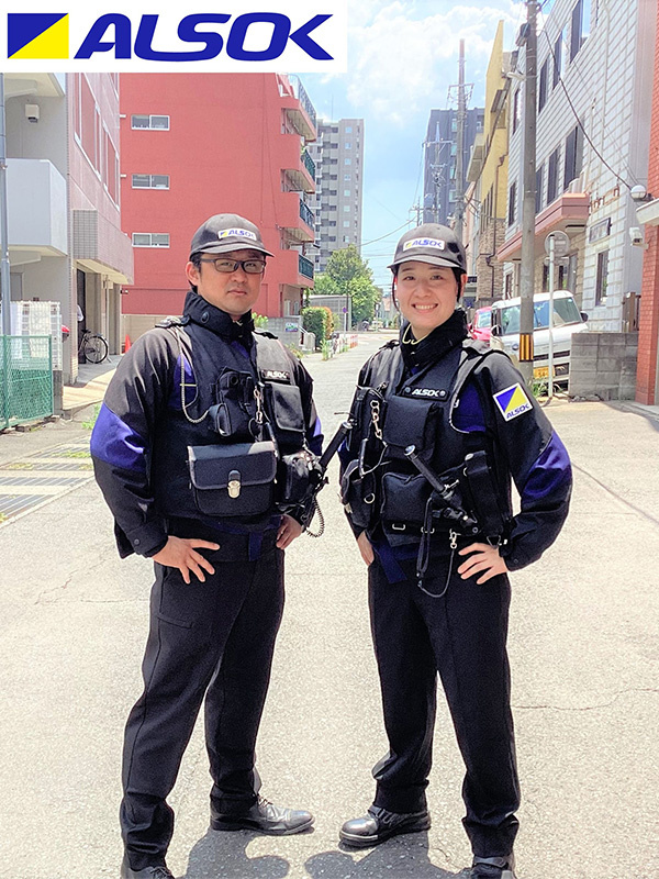 ALSOKの警備スタッフ◆未経験歓迎／年休120日以上／9連休以上取得可／12期連続ベースアップ！イメージ1