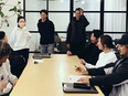 ドライバー（ロケバス・VIP向けハイヤー）◆芸能人や経営者をお乗せします／未経験歓迎／普通免許OK！2