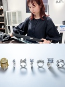 ジュエリーの販売スタッフ◆未経験歓迎／残業月7h以内／月9日休／服・髪・ネイル原則自由／誕生日ギフト1