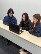 物流事務（商品や資材の管理）◆賞与平均5.9ヶ月分／残業ほぼなし／服装自由／化粧品メーカー1