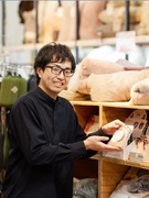 家具・インテリア雑貨の販売スタッフ◆月給23万円～／残業月10h程度／転勤なし1