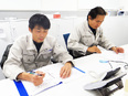 防水工事の施工管理◆実働7.5ｈ／直行直帰可／残業代1分単位で支給／土日祝休み／家族手当あり3