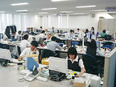 営業事務◆創業88年の老舗商社／昨年度賞与最大5ヶ月分／実働7.25h／17時に退社可／年休123日3