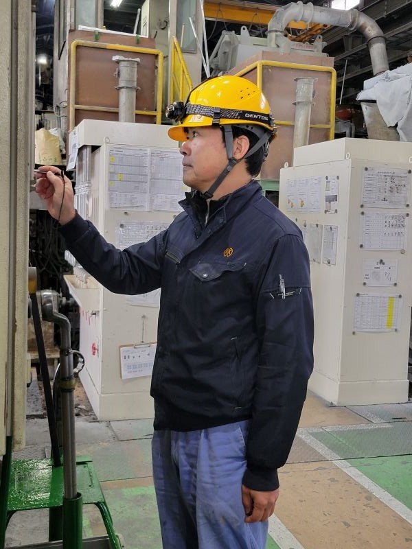 製造スタッフ（未経験歓迎）◆月収33万円可／残業0／実質実働7時間15分／引っ越し手当／創業127年イメージ1