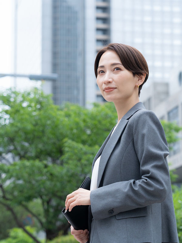 保険商品のプランナー◆業界No.1の契約実績／新規開拓なし／勤務時間も休みも自由／副業OKイメージ1