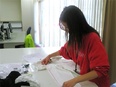 経理◆業種未経験可／月給30万円～／年休125日／残業月7h／リモート相談可／服装・髪色自由2