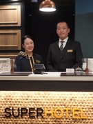 ホテル支配人◆副支配人とのペア応募必須／4年で固定報酬4750万円以上／家賃・光熱費無料で入居OK1
