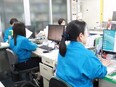 社内SE◆年間休日125日／残業10時間以内／月給27万円～／賞与実績3ヶ月分／住宅・家族手当あり3