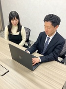 人事総務（医療機器の卸販売企業）◆残業月1～5時間／有休消化推進／年休124日／実働7時間半1