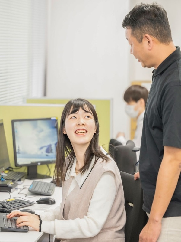 オペレーター◆新規事業のオープニング募集／東証プライム上場グループ／年間休日122日／残業ほぼなしイメージ1