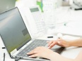 人事（採用・労務）◆未経験から専門性を身につけ、月給50万円以上も目指せる環境／毎月評価の機会あり2
