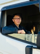 トラックドライバー（未経験歓迎）◆完全週休2日制／配送先は1日1現場のみ／面接1回／書類選考ナシ1