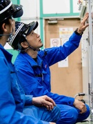 工場内作業スタッフ◆未経験でも月給26万円以上／土日祝休み／髪型・髪色・ピアス自由1