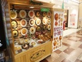 パスタ・ベーカリーカフェのキッチンスタッフ（店長候補）◆キャリアパスも豊富／遅番でも21時退勤！2