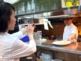 パスタ・ベーカリーカフェのキッチンスタッフ（店長候補）◆キャリアパスも豊富／遅番でも21時退勤！3
