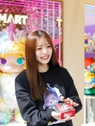 販売スタッフ（店長候補）◆フィギュアや雑貨を販売／残業月5～10h程度／年休126日／髪型・髪色自由1