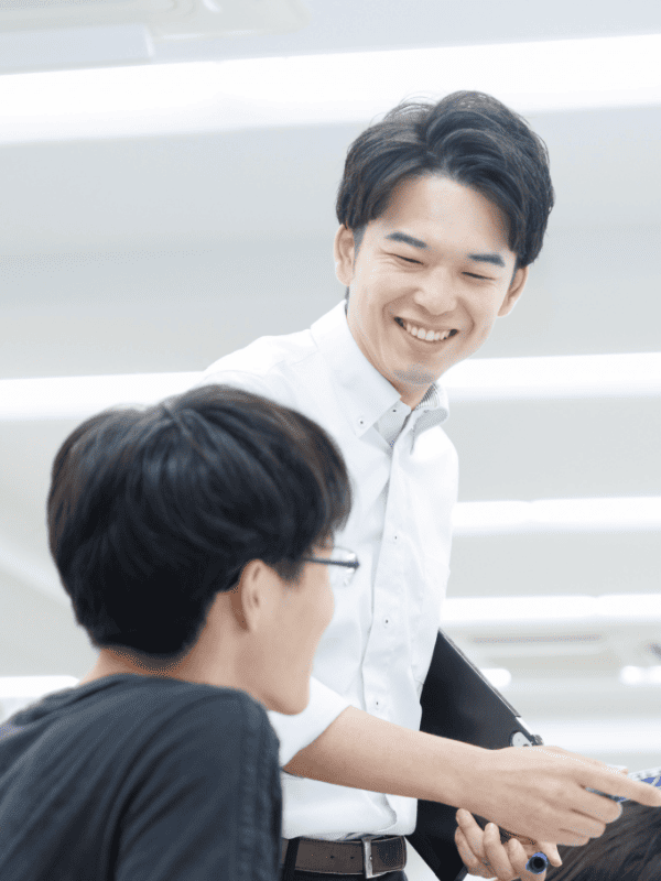 教室運営スタッフ◆未経験から先生へ／残業月10h以下／完全週休2日／チーム制で安心スタートイメージ1