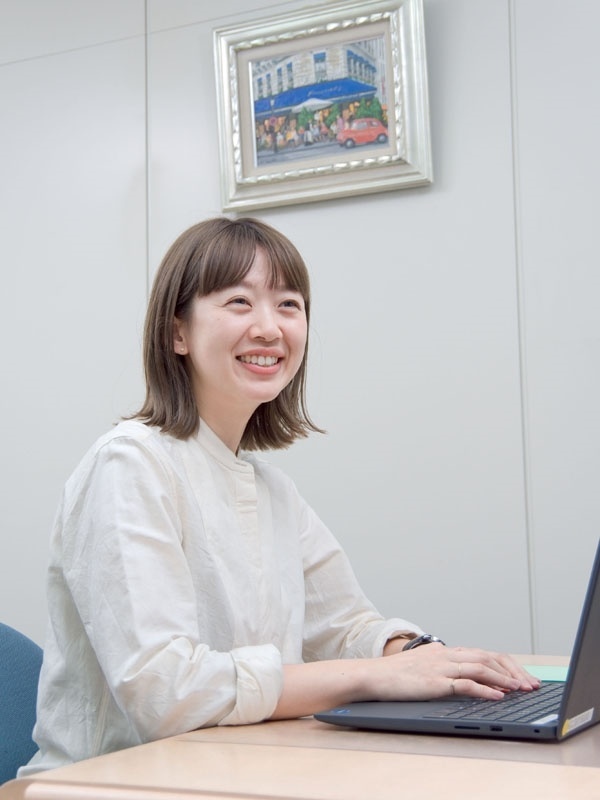 貿易事務（未経験歓迎）◆年間休日129日／土日祝休み／1ヶ月間の手厚い研修／面接1回／英語が活かせるイメージ1
