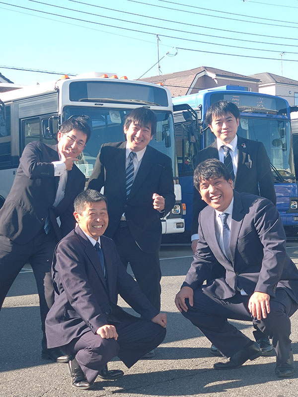 バスドライバー◆未経験歓迎／設立63年／社宅あり／入社祝い金支給／福利厚生充実／土日休みも可イメージ1
