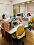 番組制作会社の経理◆10時半出社／『ラヴィット！』など人気番組を支える／産休育休取得実績あり1