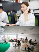 人事総務◆年休127日／土日祝休／残業月15h以内／服装自由／転勤無／食事補助／ジム半額利用可1